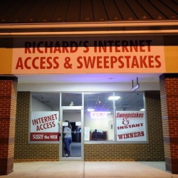 Two Arrested in Juno Beach Illegal Gambling Internet Cafe Operation